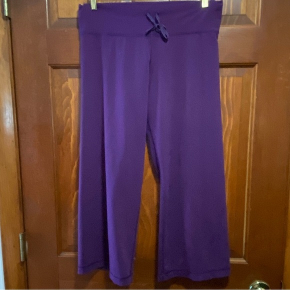 lululemon athletica Pants - Lululemon Women’s Wide-Leg Crop Pants Plum Size 8